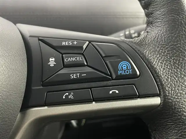 日産 セレナ e－パワー ハイウェイスター V 埼玉県 2019(令1)年 3.1万km ブリリアントホワイトパール 2トーン 禁煙車　純正１０インチナビ　１１インチ後席モニター　両側電動スライドドア　全方位カメラ　ＥＴＣ　前後ドライブレコーダー　クルーズコントロール　フルセグＴＶ　ＬＥＤヘッドライト　ＢＳＭ　衝突被害軽減