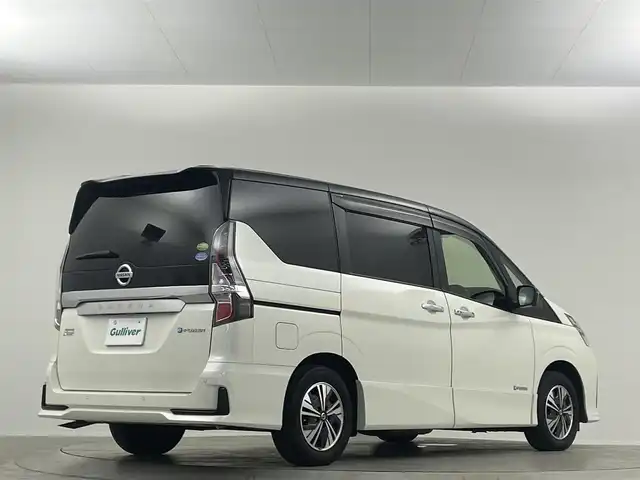 日産 セレナ e－パワー ハイウェイスター V 埼玉県 2019(令1)年 3.1万km ブリリアントホワイトパール 2トーン 禁煙車　純正１０インチナビ　１１インチ後席モニター　両側電動スライドドア　全方位カメラ　ＥＴＣ　前後ドライブレコーダー　クルーズコントロール　フルセグＴＶ　ＬＥＤヘッドライト　ＢＳＭ　衝突被害軽減