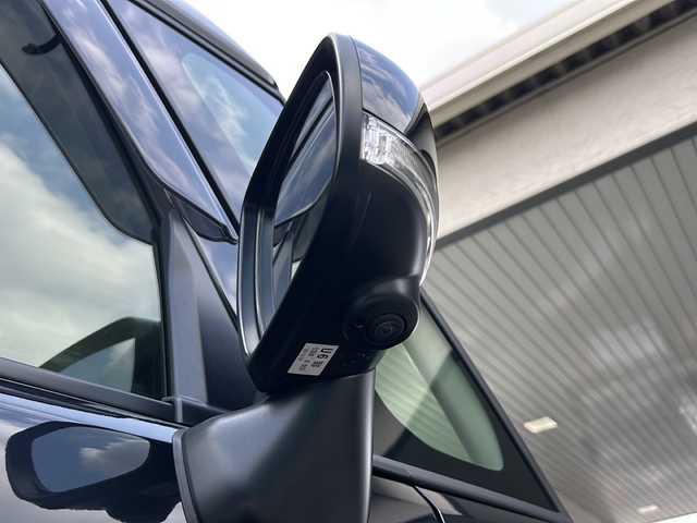 スズキ スペーシア カスタム HYBRID XS ターボ 埼玉県 2025(令7)年 0.6万km 黒 ワンオーナー/運転席エアバッグ	/助手席エアバッグ	/サイドエアバッグ	/ABS(アンチロックブレーキ)/前席シートベルトプリテンショナー	/前席シートベルトフォースリミッター/後席３点式シートベルト/サイドインパクトバー/ブレーキアシスト/衝突安全ボディー/EBD（電子制動力配分装置）	/盗難防止システム	/その他安全装備	ESP/エアコン	フルオート/パワーウィンドウ	/集中ドアロック	/ステアリングチルト機構/クルーズコントロール/本革巻きステアリング/アルミホイール	15インチ標準/分割可倒式リアシート	分割式/UVカットガラス	/プライバシーガラス	/エアコン	フルオート/パワーウィンドウ	/集中ドアロック