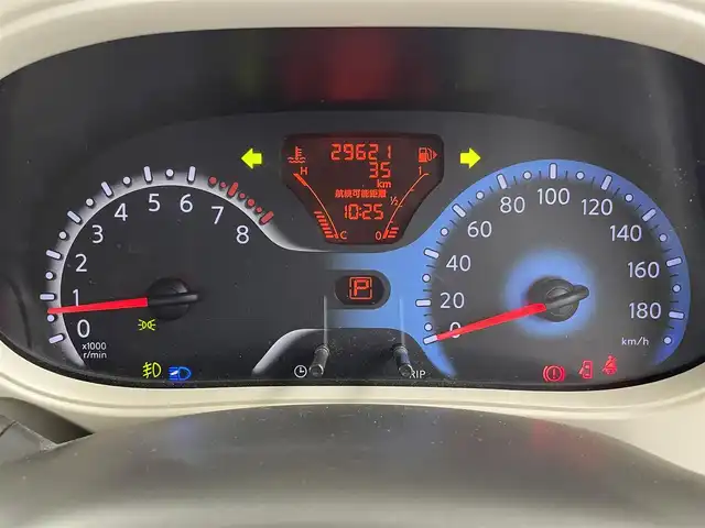 日産 キューブ アクシス 群馬県 2013(平25)年 3万km ブリリアントホワイトパール ・純正CDデッキ/・AM/FM/・AUX/・CD/・HID/・アイドリングストップ/・オートエアコン/・フォグランプ/・ETC/・プッシュスタート/・スマートキー/・スペアキー/・ベンチシート/・純正フロアマット/・社外アルミホイール/・電動格納ミラー/・ワンオーナー/・禁煙車