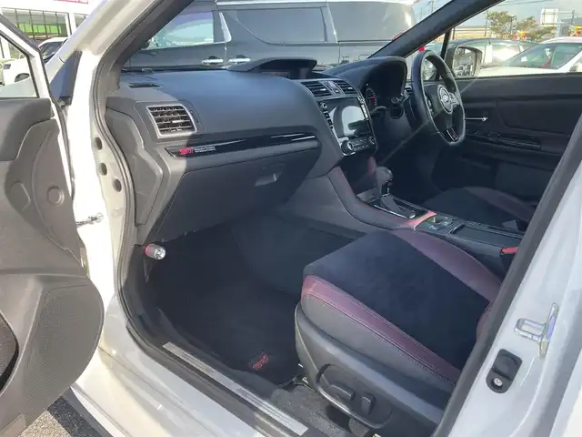 スバル ＷＲＸ Ｓ４ STIスポーツアイサイト 鳥取県 2018(平30)年 7.7万km パール ４ＷＤ・ターボ/純正８型ナビ／ＤＶＤ／ＣＤ／ＢＴ/フロント／サイド／バックカメラ/ビルトインＥＴＣ/エアロパーツ/（フロント/サイド/リヤスポイラー）/トランクスポイラー/ビルシュタインサスペンション/レカロハーフレザーシート/アイサイト/レーダークルーズコントロール/前席パワーシート/シートヒーター/LEDヘットライト/純正18インチアルミホイール/（STIスポーツR用アルミホイール）/オートライト/パドルシフト/プッシュエンジンスタート/電動パーキングブレーキ