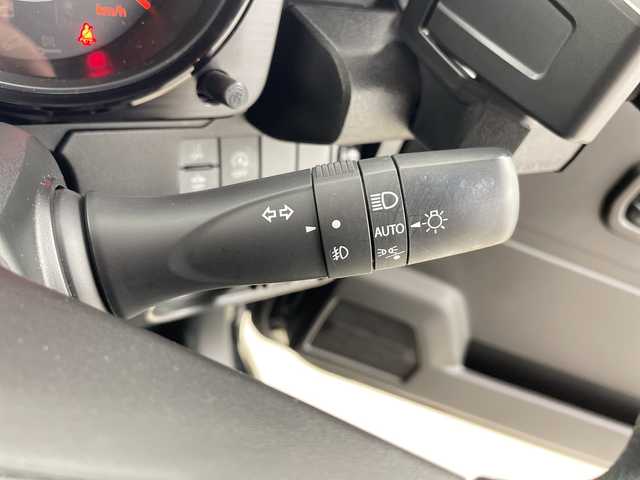 スズキ ジムニー XL 道央・札幌 2024(令6)年 0.9万km ブルーイッシュブラックパール3 ・４WD/ターボ/・スズキセーフティサポート/・衝突被害軽減ブレーキ/・純正8インチディーラーナビ/・DVD.CD.SD.BT.フルセグ/・バックカメラ /・TOYO  OPEN COUNTRYタイヤ/・LEDオートライト/オートハイビーム/・イエローフォグランプ/・運転席/助手席シートヒーター/・ビルトインETC/・スタッドレスタイヤ積込/・スマートキー/プッシュスタート