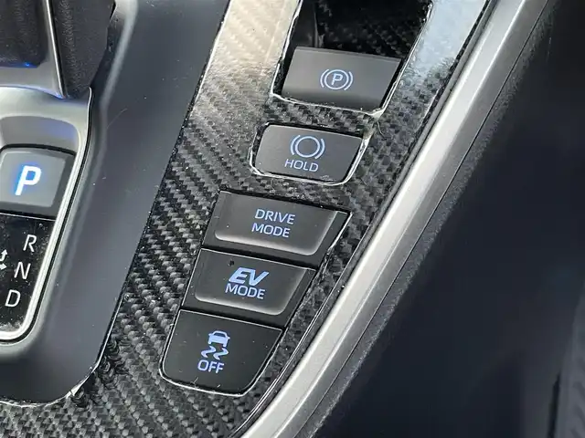 トヨタ ノア ハイブリッド S－Z 東京都 2024(令6)年 1.7万km アティチュードブラックマイカ /セーフティセンス//ヘッドアップディスプレイ//ブラインドスポットモニタ//プリクラッシュセーフティ//レーントレーシングアシスト//レーダークルーズコントロール//ハイビームアシスト//駐車支援//クリアランスソナー//純正10.5型ナビ//Bluetooth/TV/HDMI/CD/DVD//AppleCarplay/androidauto//パノラミックビューモニター//三眼LEDライト（プロジェクター式）//快適利便パッケージHI/・運転席/セカンドシート　シートヒーター/・ハンズフリーパワースライド/・電動リアゲート/・2列目キャプテンシート＆オットマン/・ナノイーX//ビルトインETC2.0//AC1500W電源