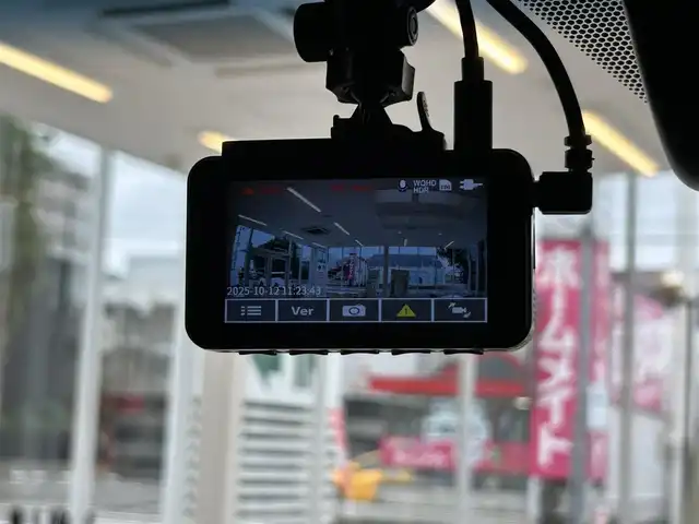 トヨタ ハリアー ハイブリッド G 岐阜県 2024(令6)年 0.3万km プラチナホワイトパールマイカ MODELISTAフルエアロ/Toyota Safety Sense/純正12.3インチナビ/フルセグテレビ/バックカメラ/MiraCast/Bluetooth/前後ドライブレコーダー/ETC2.0/デジタルインナーミラー/レーダークルーズコントロール/コーナーセンサー/プッシュスタート/スマートキー/スペアキー/オートエアコン/オートライト/オートマチックハイビーム/LEDヘッドライト
