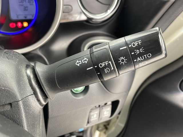 ホンダ Ｎ ＢＯＸ カスタム G SSパッケージ 神奈川県 2013(平25)年 8.5万km プレミアムホワイトパール 【(株)IDOMが運営する【じしゃロン相模原店】の自社ローン対象車両になります。こちらは現金ご利用時の価格です。自社ローンご希望の方は別途その旨お申付け下さい。】/〇　純正ナビ/〇　ワンセグテレビ/〇　Bluetooth/〇　バックカメラ/〇　アイドリングストップ/〇　ウィンカーミラー/〇　ドアバイザー/〇　プッシュスタート/〇　両側パワースライドドア/〇　HID/〇　ETC/〇　社外アルミホイール/〇　オートライト/〇　電動格納ミラー