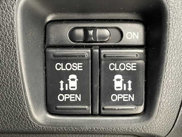 ホンダ Ｎ ＢＯＸ カスタム G SSパッケージ 神奈川県 2013(平25)年 8.5万km プレミアムホワイトパール 【(株)IDOMが運営する【じしゃロン相模原店】の自社ローン対象車両になります。こちらは現金ご利用時の価格です。自社ローンご希望の方は別途その旨お申付け下さい。】/〇　純正ナビ/〇　ワンセグテレビ/〇　Bluetooth/〇　バックカメラ/〇　アイドリングストップ/〇　ウィンカーミラー/〇　ドアバイザー/〇　プッシュスタート/〇　両側パワースライドドア/〇　HID/〇　ETC/〇　社外アルミホイール/〇　オートライト/〇　電動格納ミラー