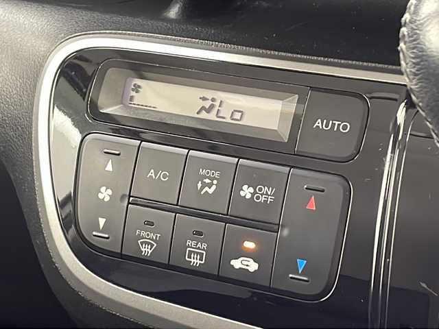 ホンダ Ｎ ＢＯＸ カスタム G SSパッケージ 神奈川県 2013(平25)年 8.5万km プレミアムホワイトパール 【(株)IDOMが運営する【じしゃロン相模原店】の自社ローン対象車両になります。こちらは現金ご利用時の価格です。自社ローンご希望の方は別途その旨お申付け下さい。】/〇　純正ナビ/〇　ワンセグテレビ/〇　Bluetooth/〇　バックカメラ/〇　アイドリングストップ/〇　ウィンカーミラー/〇　ドアバイザー/〇　プッシュスタート/〇　両側パワースライドドア/〇　HID/〇　ETC/〇　社外アルミホイール/〇　オートライト/〇　電動格納ミラー