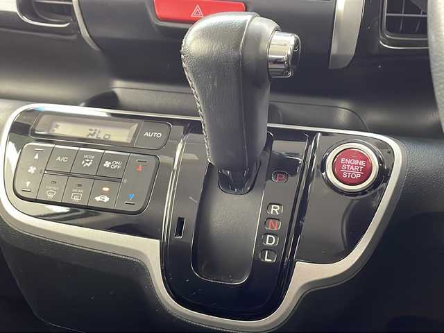 ホンダ Ｎ ＢＯＸ カスタム G SSパッケージ 神奈川県 2013(平25)年 8.5万km プレミアムホワイトパール 【(株)IDOMが運営する【じしゃロン相模原店】の自社ローン対象車両になります。こちらは現金ご利用時の価格です。自社ローンご希望の方は別途その旨お申付け下さい。】/〇　純正ナビ/〇　ワンセグテレビ/〇　Bluetooth/〇　バックカメラ/〇　アイドリングストップ/〇　ウィンカーミラー/〇　ドアバイザー/〇　プッシュスタート/〇　両側パワースライドドア/〇　HID/〇　ETC/〇　社外アルミホイール/〇　オートライト/〇　電動格納ミラー