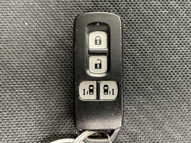 ホンダ Ｎ ＢＯＸ カスタム G SSパッケージ 神奈川県 2013(平25)年 8.5万km プレミアムホワイトパール 【(株)IDOMが運営する【じしゃロン相模原店】の自社ローン対象車両になります。こちらは現金ご利用時の価格です。自社ローンご希望の方は別途その旨お申付け下さい。】/〇　純正ナビ/〇　ワンセグテレビ/〇　Bluetooth/〇　バックカメラ/〇　アイドリングストップ/〇　ウィンカーミラー/〇　ドアバイザー/〇　プッシュスタート/〇　両側パワースライドドア/〇　HID/〇　ETC/〇　社外アルミホイール/〇　オートライト/〇　電動格納ミラー