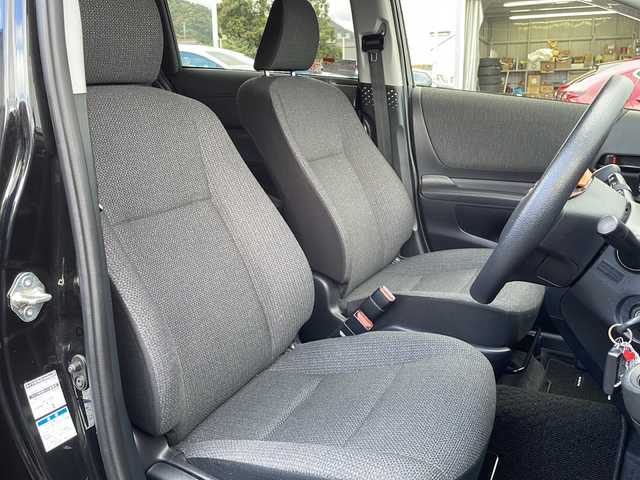 トヨタ シエンタ X 福島県 2019(令1)年 3.7万km ブラックマイカ 4WD 純正ナビ フルセグTV Bluetooth バックカメラ 左側パワースライドドア ドライブレコーダー 社外アルミホイール 3列目シート 横滑り防止装置 フロアマット ドアバイザー