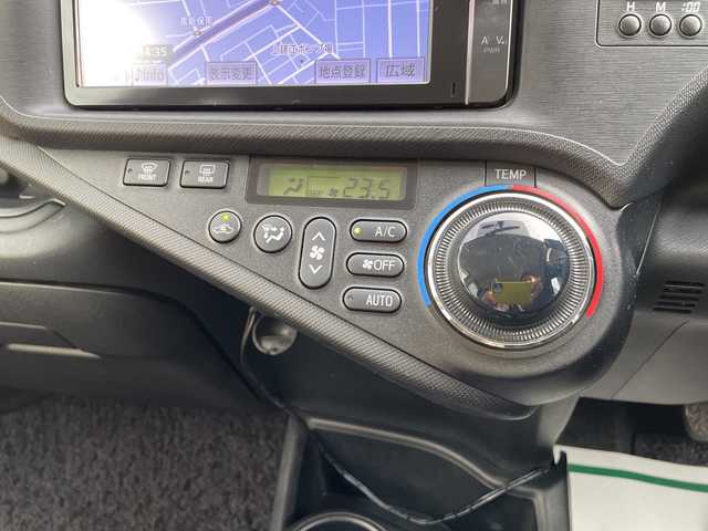 トヨタ アクア G 石川県 2013(平25)年 8.1万km グレーメタリック 純正ナビ　フルセグＴＶ　ＥＴＣ　ドラレコ　スマートキー　プッシュスタート　電動ミラー　社外アルミホイール　社外アルミ＆スタッドレス積み込み