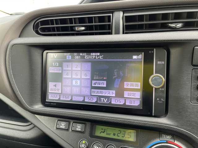 トヨタ アクア G 石川県 2013(平25)年 8.1万km グレーメタリック 純正ナビ　フルセグＴＶ　ＥＴＣ　ドラレコ　スマートキー　プッシュスタート　電動ミラー　社外アルミホイール　社外アルミ＆スタッドレス積み込み