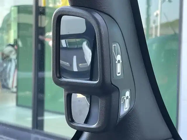 ホンダ Ｎ ＢＯＸ カスタム L ターボ 香川県 2023(令5)年 3.4万km プラチナホワイトパール 登録時走行距離：33181km/ディーラー純正ナビ/　CD DVD BT フルセグTV/バックカメラ/ホンダセンシング/レーダークルーズコントロール/レーンキープアシスト/クリアランスソナー/LEDヘッドライト/オートライト/フォグランプ/レベライザヘッドライト/ホールド機能付き電子パーキングブレーキ/ハーフレザーシート/シートヒーター/ロールサンシェード/ISOFIX/前後ドライブレコーダー/ビルトインETC/プッシュスタート/スマートキー/スペアキー/新車時保証書/ワンオーナー