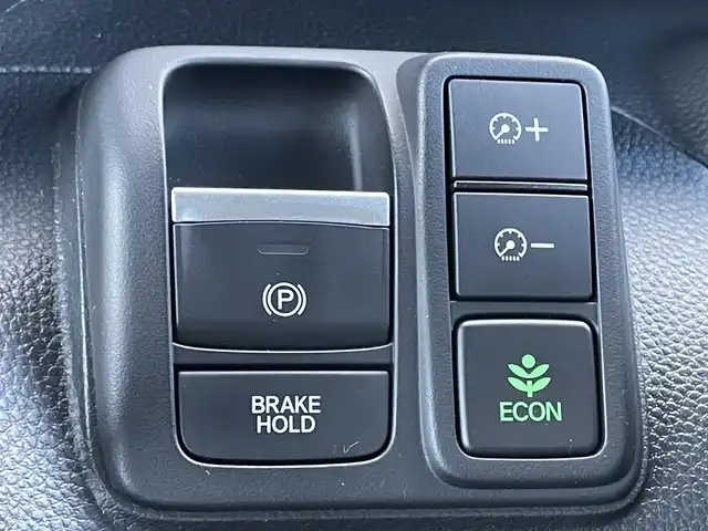 ホンダ Ｎ ＢＯＸ カスタム L ターボ 香川県 2023(令5)年 3.4万km プラチナホワイトパール 登録時走行距離：33181km/ディーラー純正ナビ/　CD DVD BT フルセグTV/バックカメラ/ホンダセンシング/レーダークルーズコントロール/レーンキープアシスト/クリアランスソナー/LEDヘッドライト/オートライト/フォグランプ/レベライザヘッドライト/ホールド機能付き電子パーキングブレーキ/ハーフレザーシート/シートヒーター/ロールサンシェード/ISOFIX/前後ドライブレコーダー/ビルトインETC/プッシュスタート/スマートキー/スペアキー/新車時保証書/ワンオーナー