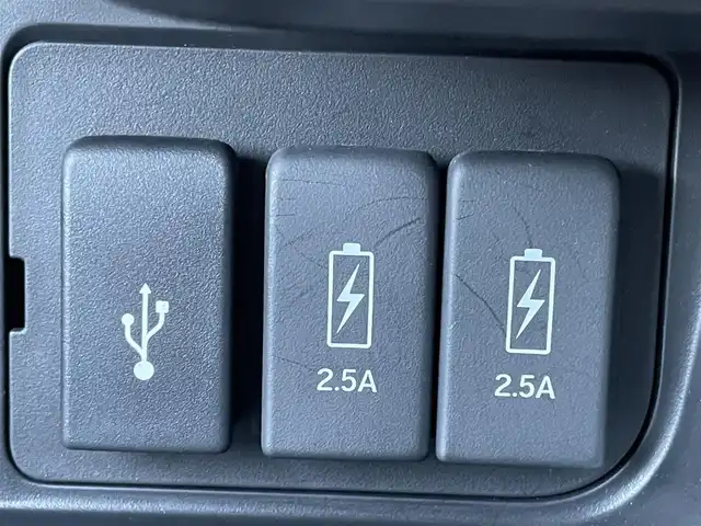 ホンダ Ｎ ＢＯＸ カスタム L ターボ 香川県 2023(令5)年 3.4万km プラチナホワイトパール 登録時走行距離：33181km/ディーラー純正ナビ/　CD DVD BT フルセグTV/バックカメラ/ホンダセンシング/レーダークルーズコントロール/レーンキープアシスト/クリアランスソナー/LEDヘッドライト/オートライト/フォグランプ/レベライザヘッドライト/ホールド機能付き電子パーキングブレーキ/ハーフレザーシート/シートヒーター/ロールサンシェード/ISOFIX/前後ドライブレコーダー/ビルトインETC/プッシュスタート/スマートキー/スペアキー/新車時保証書/ワンオーナー