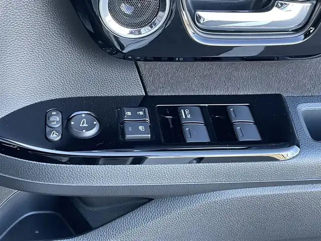 ホンダ Ｎ ＢＯＸ カスタム L ターボ 香川県 2023(令5)年 3.4万km プラチナホワイトパール 登録時走行距離：33181km/ディーラー純正ナビ/　CD DVD BT フルセグTV/バックカメラ/ホンダセンシング/レーダークルーズコントロール/レーンキープアシスト/クリアランスソナー/LEDヘッドライト/オートライト/フォグランプ/レベライザヘッドライト/ホールド機能付き電子パーキングブレーキ/ハーフレザーシート/シートヒーター/ロールサンシェード/ISOFIX/前後ドライブレコーダー/ビルトインETC/プッシュスタート/スマートキー/スペアキー/新車時保証書/ワンオーナー