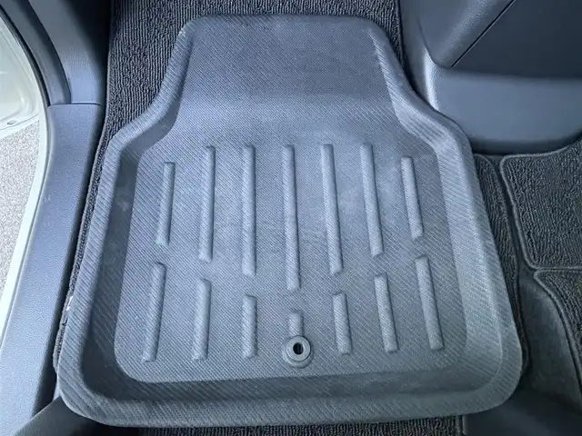 ホンダ Ｎ ＢＯＸ カスタム L ターボ 香川県 2023(令5)年 3.4万km プラチナホワイトパール 登録時走行距離：33181km/ディーラー純正ナビ/　CD DVD BT フルセグTV/バックカメラ/ホンダセンシング/レーダークルーズコントロール/レーンキープアシスト/クリアランスソナー/LEDヘッドライト/オートライト/フォグランプ/レベライザヘッドライト/ホールド機能付き電子パーキングブレーキ/ハーフレザーシート/シートヒーター/ロールサンシェード/ISOFIX/前後ドライブレコーダー/ビルトインETC/プッシュスタート/スマートキー/スペアキー/新車時保証書/ワンオーナー