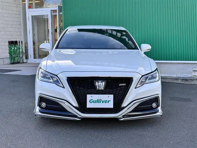 トヨタ クラウン ハイブリッド RS アドバンス 宮城県 2018(平30)年 9.3万km ホワイトパールクリスタルシャイン デジタルインナーミラー/レザーシートパッケージ/・黒革シート/・シートベンチレーション/＝＝＝/セーフティセンス/・レーントレーシングアシスト/・レーダークルーズコントロール/・プリクラッシュセーフティ/・アダプティブハイビーム/・ロードサインアシスト/・先行車発進告知機能/ブラインドスポットモニター/リアクロストラフィックオートブレーキ/リアクロストラフィックアラート/純正ナビ/・CD/DVD/・Bluetooth/・フルセグTV/バックカメラ/ビルトインETC2.0/ドライブレコーダー/GPSレーダー探知機（TZ-R101）/AC100V/100W/革巻きステアリング/パドルシフト/シートヒーター/ステアリングヒーター/パワーシート（運転席メモリー機能付）/電動パーキングブレーキ/ブレーキホールド/3眼LEDヘッドランプ/シーケンシャルターンランプ/フォグランプ/オートライト/スマートキー＆プッシュスタート/電動格納ミラー/純正18インチAW/フロアマット/ドアバイザー/W/サイド/カーテンエアバッグ