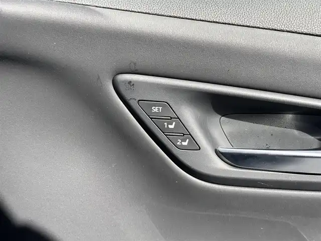 トヨタ クラウン ハイブリッド RS アドバンス 宮城県 2018(平30)年 9.3万km ホワイトパールクリスタルシャイン デジタルインナーミラー/レザーシートパッケージ/・黒革シート/・シートベンチレーション/＝＝＝/セーフティセンス/・レーントレーシングアシスト/・レーダークルーズコントロール/・プリクラッシュセーフティ/・アダプティブハイビーム/・ロードサインアシスト/・先行車発進告知機能/ブラインドスポットモニター/リアクロストラフィックオートブレーキ/リアクロストラフィックアラート/純正ナビ/・CD/DVD/・Bluetooth/・フルセグTV/バックカメラ/ビルトインETC2.0/ドライブレコーダー/GPSレーダー探知機（TZ-R101）/AC100V/100W/革巻きステアリング/パドルシフト/シートヒーター/ステアリングヒーター/パワーシート（運転席メモリー機能付）/電動パーキングブレーキ/ブレーキホールド/3眼LEDヘッドランプ/シーケンシャルターンランプ/フォグランプ/オートライト/スマートキー＆プッシュスタート/電動格納ミラー/純正18インチAW/フロアマット/ドアバイザー/W/サイド/カーテンエアバッグ