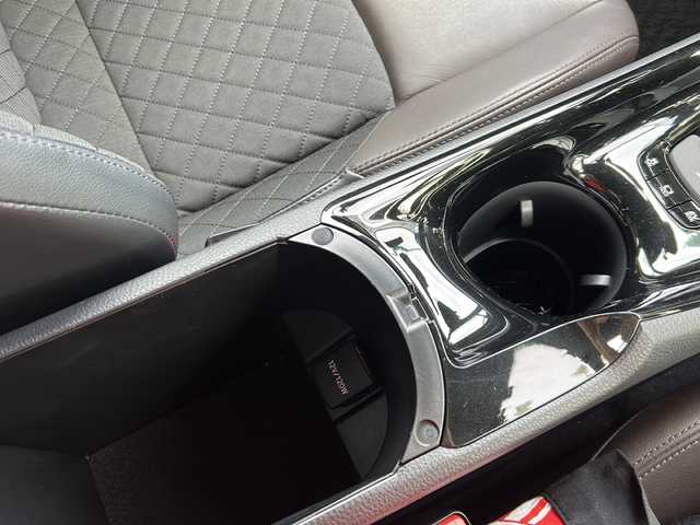 トヨタ Ｃ－ＨＲ G 岐阜県 2017(平29)年 3.7万km ホワイトパールクリスタルシャイン 登録時走行距離：36729km/純正ナビ（NSZT-Y66T）/バックカメラ/フルセグテレビ・Bluetooth/トヨタセーフティーセンス/レーダークルーズコントロール/リアクロストラフィックアラート/コーナーセンサー/ブラインドスポットモニター/レーンキープアシスト/ビルトインETC/LEDヘッドライト/オートライト/オートマチックハイビーム/ドライブレコーダー/ハーフレザーシート/純正フロアマット/純正アルミホイール/プッシュスタート/スマートキー