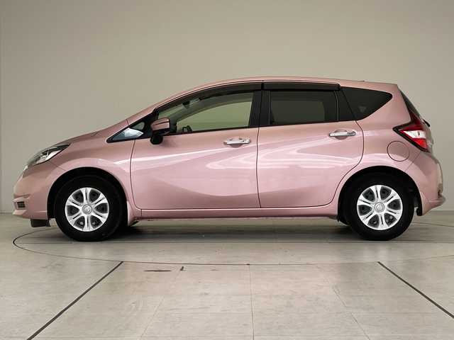 日産 ノート X 愛知県 2017(平29)年 4.2万km ピンク 衝突軽減システム/純正ナビ/全方位カメラ/ワンセグ/CD DVD/Bluetooth/バックカメラ/コーナーセンサー/ETC/ドライブレコーダー/ステアリングスイッチ/スマートキー/プッシュスタート