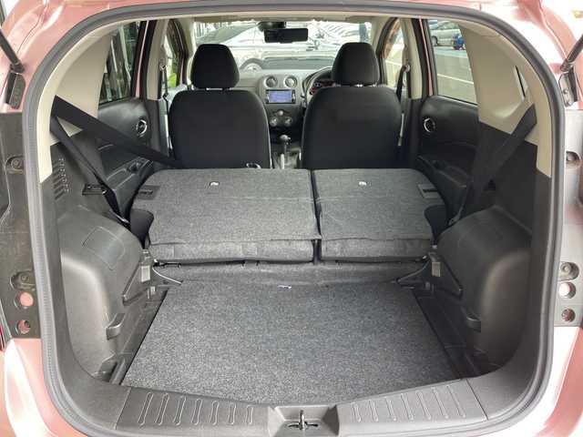 日産 ノート X 愛知県 2017(平29)年 4.2万km ピンク 衝突軽減システム/純正ナビ/全方位カメラ/ワンセグ/CD DVD/Bluetooth/バックカメラ/コーナーセンサー/ETC/ドライブレコーダー/ステアリングスイッチ/スマートキー/プッシュスタート