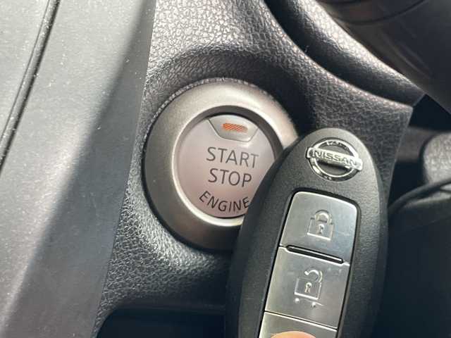 日産 ノート X 愛知県 2017(平29)年 4.2万km ピンク 衝突軽減システム/純正ナビ/全方位カメラ/ワンセグ/CD DVD/Bluetooth/バックカメラ/コーナーセンサー/ETC/ドライブレコーダー/ステアリングスイッチ/スマートキー/プッシュスタート