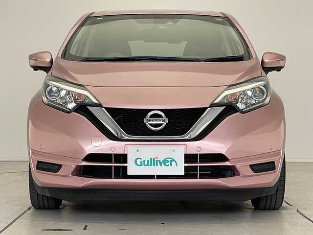 日産 ノート X 愛知県 2017(平29)年 4.2万km ピンク 衝突軽減システム/純正ナビ/全方位カメラ/ワンセグ/CD DVD/Bluetooth/バックカメラ/コーナーセンサー/ETC/ドライブレコーダー/ステアリングスイッチ/スマートキー/プッシュスタート