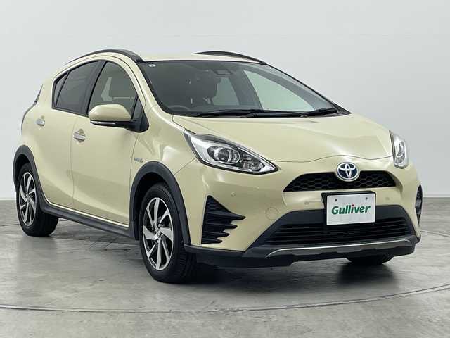 トヨタ アクア クロスオーバー グラム 群馬県 2019(令1)年 3.2万km ベージュ 純正ナビ　バックカメラ　フルセグＴＶ　ＥＴＣ　純正ドラレコ　衝突被害軽減ブレーキ　レーンアシスト　オートマチックハイビーム　ハーフレザーシート　スマートキー　プッシュスタートボタン　ＡＡＣ　禁煙車