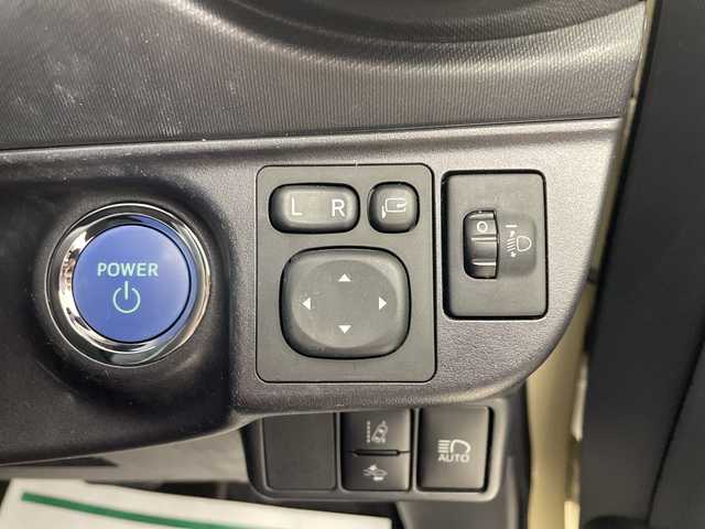 トヨタ アクア クロスオーバー グラム 群馬県 2019(令1)年 3.2万km ベージュ 純正ナビ　バックカメラ　フルセグＴＶ　ＥＴＣ　純正ドラレコ　衝突被害軽減ブレーキ　レーンアシスト　オートマチックハイビーム　ハーフレザーシート　スマートキー　プッシュスタートボタン　ＡＡＣ　禁煙車