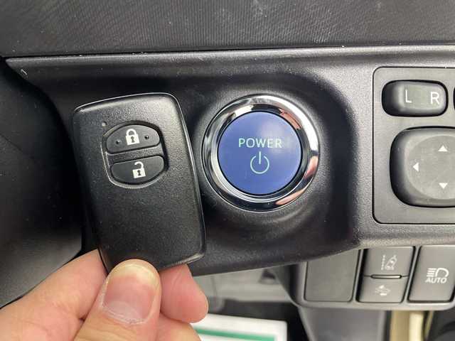 トヨタ アクア クロスオーバー グラム 群馬県 2019(令1)年 3.2万km ベージュ 純正ナビ　バックカメラ　フルセグＴＶ　ＥＴＣ　純正ドラレコ　衝突被害軽減ブレーキ　レーンアシスト　オートマチックハイビーム　ハーフレザーシート　スマートキー　プッシュスタートボタン　ＡＡＣ　禁煙車