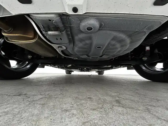 日産 オーラ G レザーエディション 大分県 2022(令4)年 1.6万km ピュアホワイトパール 純正SDナビ/　BT/CD/DVD/フルセグ/全方位カメラ/アラウンドビューモニター/プロパイロット/オートブレーキホールド/コーナーセンサー/オートマチックハイビーム/ビルトインETC/LEDヘッドライト/レザーシート/ドライブレコーダー/純正アルミホイル17インチ/純正フロアマット/革巻ステアリング