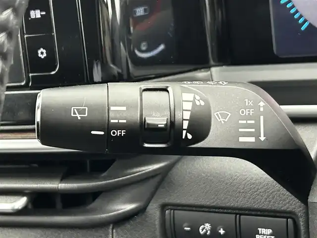 日産 オーラ G レザーエディション 大分県 2022(令4)年 1.6万km ピュアホワイトパール 純正SDナビ/　BT/CD/DVD/フルセグ/全方位カメラ/アラウンドビューモニター/プロパイロット/オートブレーキホールド/コーナーセンサー/オートマチックハイビーム/ビルトインETC/LEDヘッドライト/レザーシート/ドライブレコーダー/純正アルミホイル17インチ/純正フロアマット/革巻ステアリング