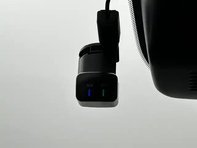 日産 オーラ G レザーエディション 大分県 2022(令4)年 1.6万km ピュアホワイトパール 純正SDナビ/　BT/CD/DVD/フルセグ/全方位カメラ/アラウンドビューモニター/プロパイロット/オートブレーキホールド/コーナーセンサー/オートマチックハイビーム/ビルトインETC/LEDヘッドライト/レザーシート/ドライブレコーダー/純正アルミホイル17インチ/純正フロアマット/革巻ステアリング