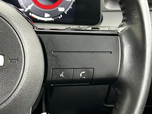 日産 オーラ G レザーエディション 大分県 2022(令4)年 1.6万km ピュアホワイトパール 純正SDナビ/　BT/CD/DVD/フルセグ/全方位カメラ/アラウンドビューモニター/プロパイロット/オートブレーキホールド/コーナーセンサー/オートマチックハイビーム/ビルトインETC/LEDヘッドライト/レザーシート/ドライブレコーダー/純正アルミホイル17インチ/純正フロアマット/革巻ステアリング