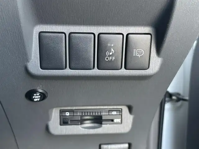 トヨタ プリウス α S ツーリングセレクション 東京都 2014(平26)年 4.9万km ホワイトパールクリスタルシャイン ワンオーナー/純正ナビ【Bluetooth接続可、CD、DVD、フルセグTV走行中視聴可】/バックカメラ/ドライブレコーダー前後/ドライブモード【EV、ECO、PWR】/純正フロアマット/純正アルミホイール/オートライト/盗難防止装置/横滑り防止装置/ABS/Wエアバッグ/カーテンエアバッグ/スマートキー/スペアキー1本/保証書、取扱説明書