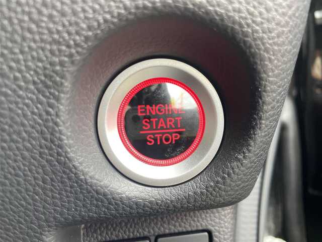 ホンダ Ｎ ＢＯＸ カスタム G L ホンダセンシング 福岡県 2020(令2)年 5.4万km 黒 純正7インチナビ/Bluetooth　CD　DVD/フルセグTV　/バックカメラ/・ホンダセンシング/・衝突被害軽減システム/・衝突被害軽減ブレーキ/・近距離衝突軽減ブレーキ/・車線逸脱防止支援/・車線逸脱警報/・標識認識機能/・急アクセル抑制機能/・先行車発進お知らせ機能/・誤発進抑制機能/・後方発進抑制機能/クルーズコントロール/エンジンプッシュボタン/ETC/ステアリングスイッチ