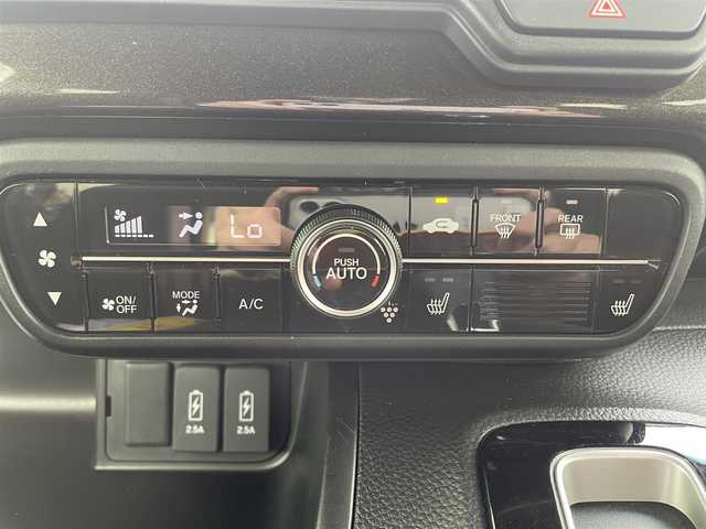 ホンダ Ｎ ＢＯＸ カスタム G L ホンダセンシング 福岡県 2020(令2)年 5.4万km 黒 純正7インチナビ/Bluetooth　CD　DVD/フルセグTV　/バックカメラ/・ホンダセンシング/・衝突被害軽減システム/・衝突被害軽減ブレーキ/・近距離衝突軽減ブレーキ/・車線逸脱防止支援/・車線逸脱警報/・標識認識機能/・急アクセル抑制機能/・先行車発進お知らせ機能/・誤発進抑制機能/・後方発進抑制機能/クルーズコントロール/エンジンプッシュボタン/ETC/ステアリングスイッチ