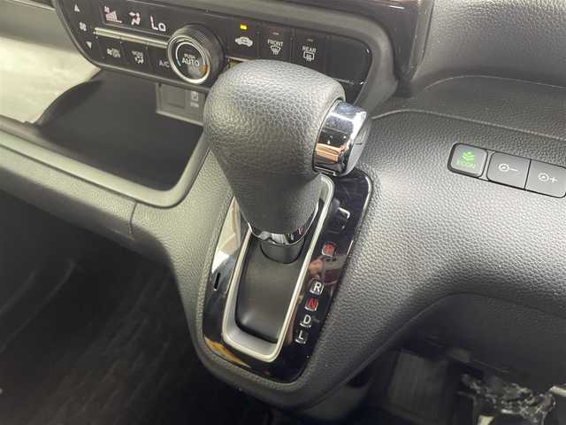 ホンダ Ｎ ＢＯＸ カスタム G L ホンダセンシング 福岡県 2020(令2)年 5.4万km 黒 純正7インチナビ/Bluetooth　CD　DVD/フルセグTV　/バックカメラ/・ホンダセンシング/・衝突被害軽減システム/・衝突被害軽減ブレーキ/・近距離衝突軽減ブレーキ/・車線逸脱防止支援/・車線逸脱警報/・標識認識機能/・急アクセル抑制機能/・先行車発進お知らせ機能/・誤発進抑制機能/・後方発進抑制機能/クルーズコントロール/エンジンプッシュボタン/ETC/ステアリングスイッチ