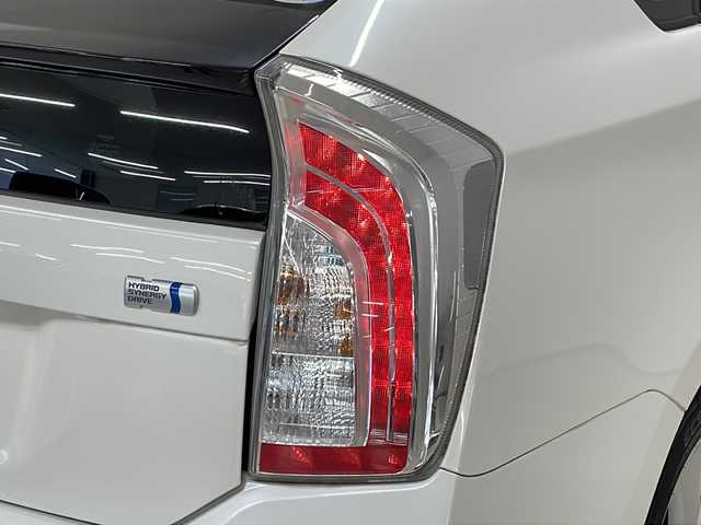トヨタ プリウス S ツーリングセレクション 熊本県 2013(平25)年 4.5万km ホワイトパールクリスタルシャイン 純正ナビ（NSCP-W62）/TV/Bluetooth/CD/ビルトインETC/LEDヘッドライト/純正17インチAW/純正フロアマット/スマートキー/アイドリングストップ/ステアリングスイッチ/フォグランプ