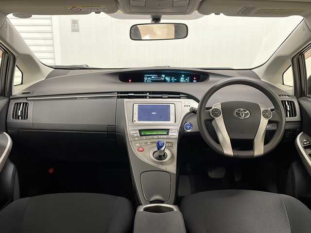 トヨタ プリウス S ツーリングセレクション 熊本県 2013(平25)年 4.5万km ホワイトパールクリスタルシャイン 純正ナビ（NSCP-W62）/TV/Bluetooth/CD/ビルトインETC/LEDヘッドライト/純正17インチAW/純正フロアマット/スマートキー/アイドリングストップ/ステアリングスイッチ/フォグランプ