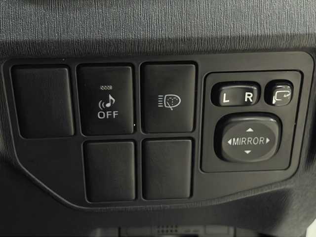 トヨタ プリウス S ツーリングセレクション 熊本県 2013(平25)年 4.5万km ホワイトパールクリスタルシャイン 純正ナビ（NSCP-W62）/TV/Bluetooth/CD/ビルトインETC/LEDヘッドライト/純正17インチAW/純正フロアマット/スマートキー/アイドリングストップ/ステアリングスイッチ/フォグランプ
