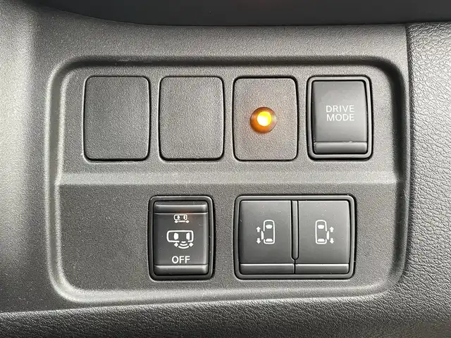 日産 セレナ e－パワー ハイウェイスター V 愛媛県 2019(平31)年 2.6万km ブリリアントホワイトパール 社外ナビ（Bluetooth/SD/CD/DVD/フルセグTV)/アランドビューモニター/日産プロパイロット/両側パワースライドドア/ETC/デジタルインナーミラー/前方ドライブレコーダー/純正15インチアルミホイール/純正フロアマット/LEDヘッドライト/フォグランプ/ABS/横滑り防止装置/レーンキープアシスト/衝突被害軽減ブレーキ/プッシュスタート/スマートキー
