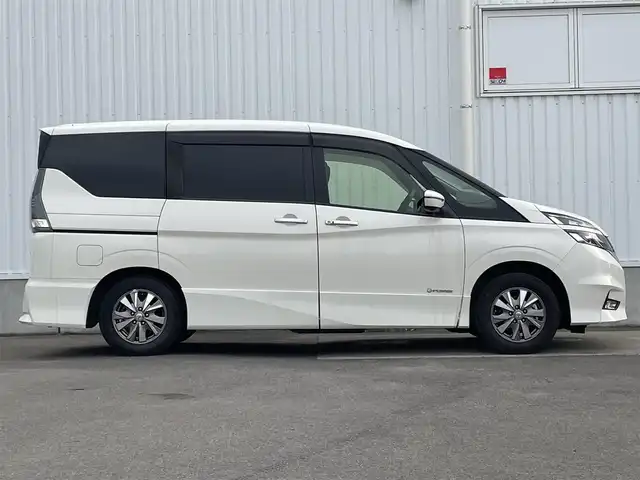 日産 セレナ e－パワー ハイウェイスター V 愛媛県 2019(平31)年 2.6万km ブリリアントホワイトパール 社外ナビ（Bluetooth/SD/CD/DVD/フルセグTV)/アランドビューモニター/日産プロパイロット/両側パワースライドドア/ETC/デジタルインナーミラー/前方ドライブレコーダー/純正15インチアルミホイール/純正フロアマット/LEDヘッドライト/フォグランプ/ABS/横滑り防止装置/レーンキープアシスト/衝突被害軽減ブレーキ/プッシュスタート/スマートキー