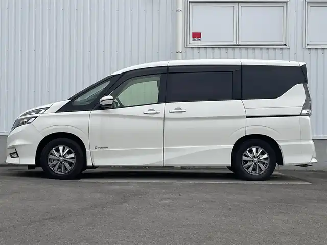 日産 セレナ e－パワー ハイウェイスター V 愛媛県 2019(平31)年 2.6万km ブリリアントホワイトパール 社外ナビ（Bluetooth/SD/CD/DVD/フルセグTV)/アランドビューモニター/日産プロパイロット/両側パワースライドドア/ETC/デジタルインナーミラー/前方ドライブレコーダー/純正15インチアルミホイール/純正フロアマット/LEDヘッドライト/フォグランプ/ABS/横滑り防止装置/レーンキープアシスト/衝突被害軽減ブレーキ/プッシュスタート/スマートキー