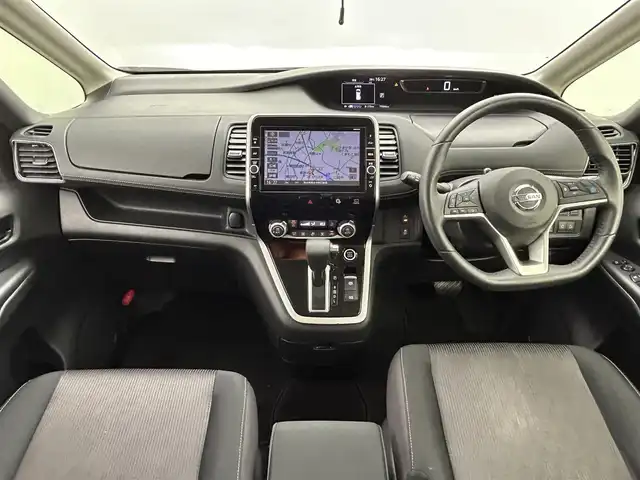 日産 セレナ ハイウェイスター Vセレクション 熊本県 2017(平29)年 7.7万km アズライトブルー 純正フリップダウンモニター/純正9インチナビMM516D-L/（フルセグTV/BT/CD/DVD/SD/USB）/アラウンドビューモニター/インテリジェントルームミラー/社外前方ドライブレコーダー/ハンズフリー両側パワースライドドア/ETC/パーキングアシスト/プロパイロット/エマージェンシーブレーキ/車線逸脱警報/前後クリアランスソナー/ふらつき警報/アイドリングストップ/インテリジェントルームミラー/横滑り防止/電動パーキングブレーキ/ブレーキホールド/純正フロアマット/社外１６インチAW/オートライト/オートマチックハイビーム/LEDヘッドライト/フォグライト/スマートキー/プッシュスタート/スペアキー1本