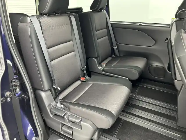 日産 セレナ ハイウェイスター Vセレクション 熊本県 2017(平29)年 7.7万km アズライトブルー 純正フリップダウンモニター/純正9インチナビMM516D-L/（フルセグTV/BT/CD/DVD/SD/USB）/アラウンドビューモニター/インテリジェントルームミラー/社外前方ドライブレコーダー/ハンズフリー両側パワースライドドア/ETC/パーキングアシスト/プロパイロット/エマージェンシーブレーキ/車線逸脱警報/前後クリアランスソナー/ふらつき警報/アイドリングストップ/インテリジェントルームミラー/横滑り防止/電動パーキングブレーキ/ブレーキホールド/純正フロアマット/社外１６インチAW/オートライト/オートマチックハイビーム/LEDヘッドライト/フォグライト/スマートキー/プッシュスタート/スペアキー1本