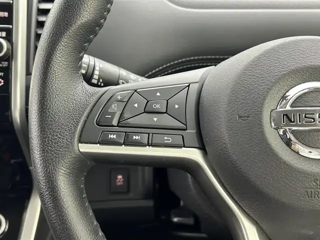 日産 セレナ ハイウェイスター Vセレクション 熊本県 2017(平29)年 7.7万km アズライトブルー 純正フリップダウンモニター/純正9インチナビMM516D-L/（フルセグTV/BT/CD/DVD/SD/USB）/アラウンドビューモニター/インテリジェントルームミラー/社外前方ドライブレコーダー/ハンズフリー両側パワースライドドア/ETC/パーキングアシスト/プロパイロット/エマージェンシーブレーキ/車線逸脱警報/前後クリアランスソナー/ふらつき警報/アイドリングストップ/インテリジェントルームミラー/横滑り防止/電動パーキングブレーキ/ブレーキホールド/純正フロアマット/社外１６インチAW/オートライト/オートマチックハイビーム/LEDヘッドライト/フォグライト/スマートキー/プッシュスタート/スペアキー1本