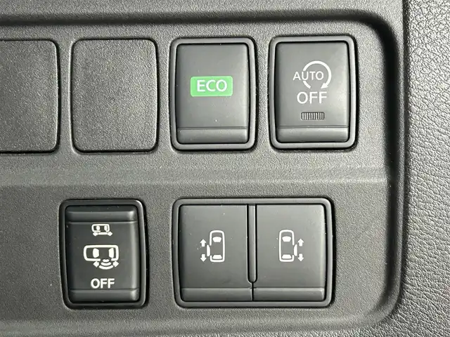 日産 セレナ ハイウェイスター Vセレクション 熊本県 2017(平29)年 7.7万km アズライトブルー 純正フリップダウンモニター/純正9インチナビMM516D-L/（フルセグTV/BT/CD/DVD/SD/USB）/アラウンドビューモニター/インテリジェントルームミラー/社外前方ドライブレコーダー/ハンズフリー両側パワースライドドア/ETC/パーキングアシスト/プロパイロット/エマージェンシーブレーキ/車線逸脱警報/前後クリアランスソナー/ふらつき警報/アイドリングストップ/インテリジェントルームミラー/横滑り防止/電動パーキングブレーキ/ブレーキホールド/純正フロアマット/社外１６インチAW/オートライト/オートマチックハイビーム/LEDヘッドライト/フォグライト/スマートキー/プッシュスタート/スペアキー1本