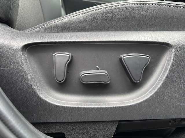 トヨタ ヤリスクロス ハイブリッド Z 長野県 2023(令5)年 2.9万km ブラックマイカ プッシュスタート　/Bluetooth　/ＥＴＣ　/バックカメラ/ステアリングスイッチ/ステアリングヒーター/純正18インチアルミホイール/全方位カメラ　/スマートキー　/クルーズコントロール　/ＵＳＢ入力端子　/パワーシート　/シートヒーター　/エアシート/リアスポイラー　/コーナーセンサー/横滑り防止装置/盗難防止装置/オートライト/オートマチックハイビーム/ＬＥＤライト/衝突被害軽減システム